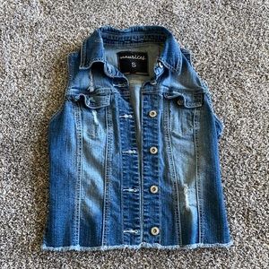 Maurices Jean vest, size small, gently worn.